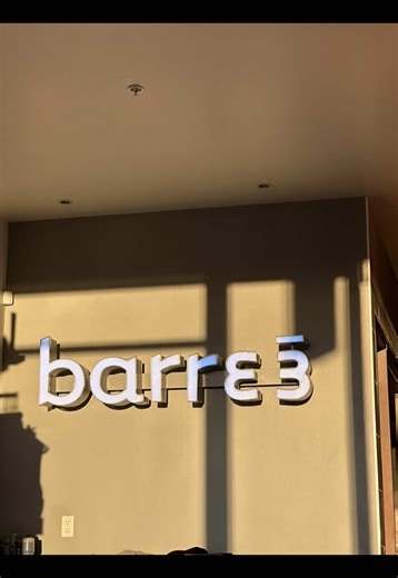 warmed up real quick at barre!!🕺🏽 #barre3 #lockingin #fyp