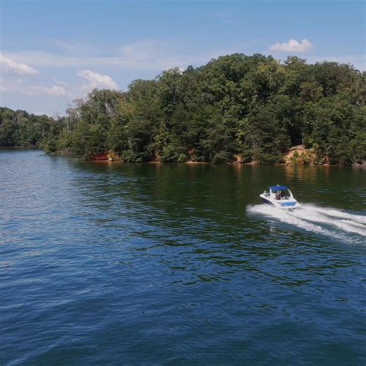 TurboTenant’s software helps over 800,000 landlords streamline their rental process from anywhere. Get started for $0 today. | TurboTenant