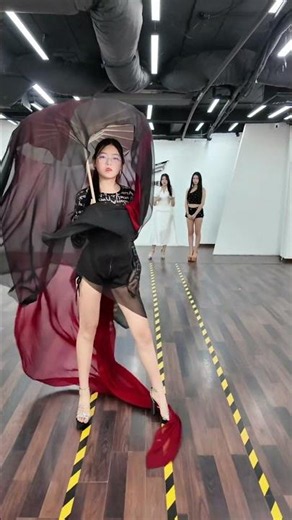Silk Umbrella Performance with Teen Models ✨#bybacademy #modeltraining #5G