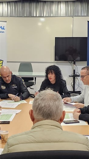 Lara Romero on Instagram: "🔴 COMUNICAT OFICIAL 19.00 H 🔴 ALERTA ROJA PER PLUGES I TEMPESTES DIUMENGE 14 DE DESEMBRE El Centre de Coordinació d’Emergències de la Generalitat Valenciana ha activat l’alerta roja per pluges i tempestes a la nostra zona per a demà, diumenge 14 de desembre, a partir de les 12.00h. Davant aquesta situació meteorològica adversa, el CECOPAL ens hem reunit aquesta vesprada, hem acordat decretar per a demà 14 de desembre les següents mesures preventives: ⛔️ Tancament de 