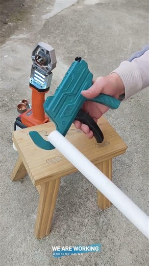 🔧 Ratcheting PVC Pipe Cutter for Clean, Controlled Cuts