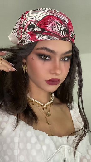 Pirate Costume Makeup Tutorial for Halloween | Foxy Eyes Look