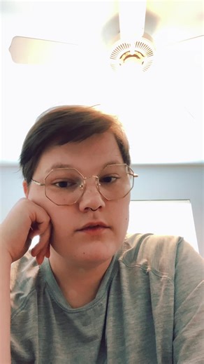 36 pieces of world building over 10 pages is way too much. #sjm #crescentcity #acotar