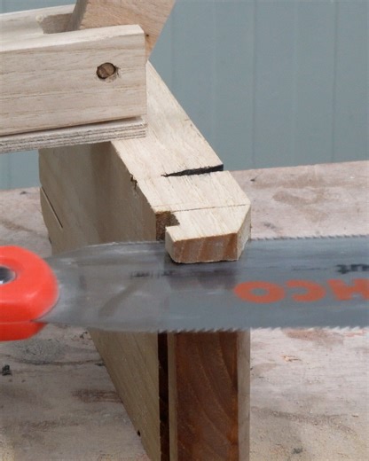 Wooden Clamp Tool With A Clipping Handle | DIY & Crafts