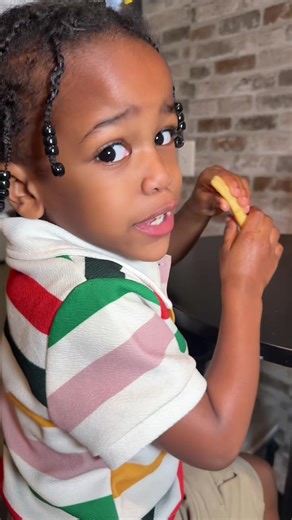 Grandson has something to say! #kayskitchentampa #bestwingstampa #wings #openlate #tampafoodie Kay’s Kitchen Causeway Location ***10323 Causeway Blvd, Tampa Tue-Sat 11-8:30pm, Sun & Mon CLOSED Kay’s Kitchen Bearss Location ***2808 E. Bearss Ave, Tampa Tuesday-Thursday 11-2am, Friday & Saturday 11-4am & Sunday 12-2am and CLOSED MONDAYS! Kay’s Kitchen is Tampa’s ONLY Chicago Style Fried Chicken & Fish with the Authentic Chicago Mild Sauce. We sell PIZZA PUFFS TOO‼️www.kayschickenkitchen.com