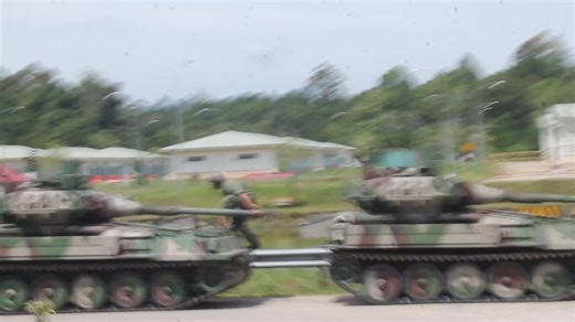 UNSEEN FOOTAGE OF PARA ARMOURED SQN. Selepas 11 KAD menerima Pendekar PT-91M, Skuadron Armor Para satu-satunya pasukan didalam Tentera Darat yang menggunakan kenderaan Alvis Scorpion. Scorpion Kepunyaan SAP antara yang menggunakan meriam 'Terbesar' bagi kalangan Alvis Scorpion didunia pada ketika itu, iaitu meriam 90mm CMI Defence Mk III dari versi asal meriam 76 mm L23. (Video dirakam sekitar tahun 2010-2013) #TenteraDaratMalaysia #CombatMedia #10brigedpara