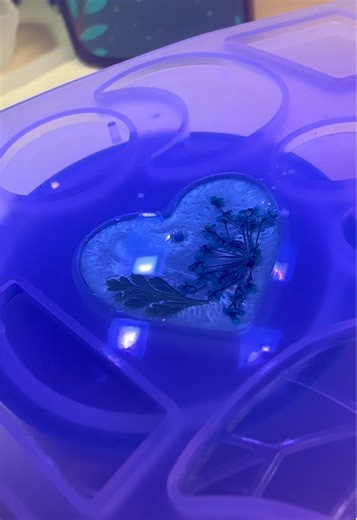 Everything you need to begin working with epoxy resin — perfect for beginners, hobby makers, and small creative businesses 💎@KHKD RESIN #resinkit #epoxyresin #resinart #resinbeginner #learnresin