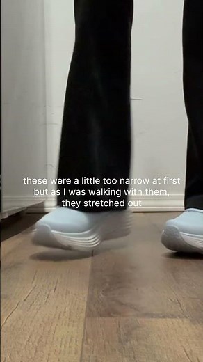 Skechers max cushioning soft stride to run