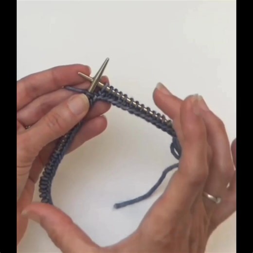 #KnittingTips – Part 1 of 2: Methods to Work in the Round Let’s break down 4 popular ways to knit in the round (video 1 of 2)! Which one do you love most? 🎥 Want to dive deeper? My video class Circular Knitting Essentials covers it all: https://buff.ly/fVQmJXa #knit #yarn #PattyLyonsKnitting #KnittingTips | Patty Lyons Knitting