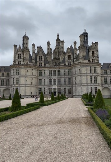Explore the Magnificent Chambord Castle in France