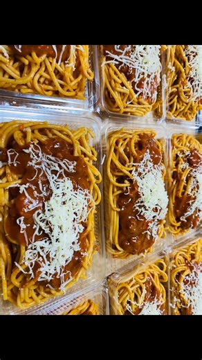 Good afternoon, mga suki! Christmas is just around the corner, and EMK Resto is open today with freshly made, homemade Filipino favorites. Available today: - Ube Halaya - Buko Pandan - Pancit - Spaghetti - Cassava Cake - Pan de Coco - Ensaimada (assorted flavors) Drop by EMK Resto and treat yourself to the comforting flavors of Filipino Christmas cooking. Freshly prepared and ready to serve. #highlightseveryonefollowers2025emkresto #followersreelsfypシ゚viralシfypシ゚viralシ | Emk Resto