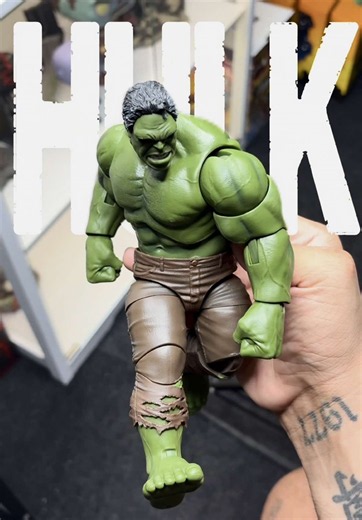 Posing sesh from today after modding him, came out nice 😄🤟 #figureposing #brandnewday #hulk #marvellegends #incrediblehulk