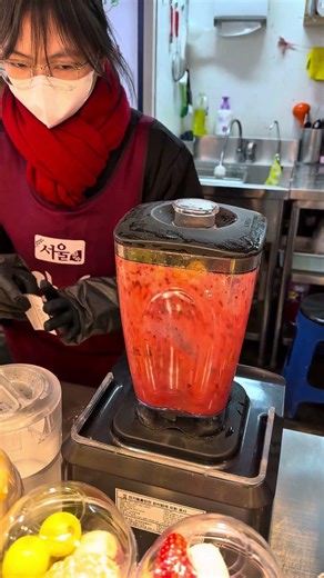 Fresh Pomegranate Juice Made in minutes | Natural & Healthy Drink 🥤 #juice #fruitdrink #food #short