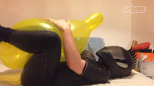"Looners" find sexual pleasure by blowing, rubbing, and popping balloons. | VICE