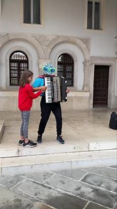 Spettacolo in piazza del Comune a Pola (Istria) 🇭🇷 | Fisarmonica di Gianni Mariani
