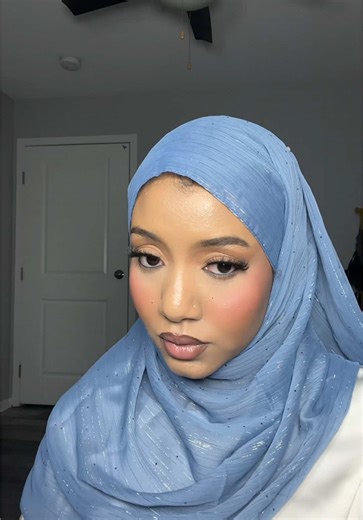 Icy Blue Makeup Look for Summer Hijab Styles