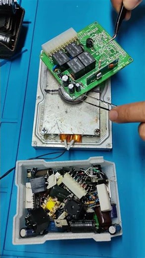 Electronics Hack #2: Solder Bath Trick to Remove Components ⚡ #Shorts