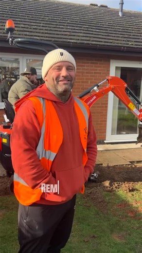 @r.perkinsbuildersltd on Instagram: "✨ Cosy Garden Room Conversion - East Goscote ✨ We loved bringing this garden conversion to life, creating a warm, inviting space with beautiful views out to the garden 🌿 This project was fully completed by Perkins Builders, including: ✔️ Footings & foundations ✔️ Brickwork ✔️ Roofing ✔️ Carpentry work ✔️ Plumbing & electrics ✔️ Full plastering ✔️ Skylights for natural light ✔️ Patio doors & single door ✔️ Large windows to open up the space The result is a br