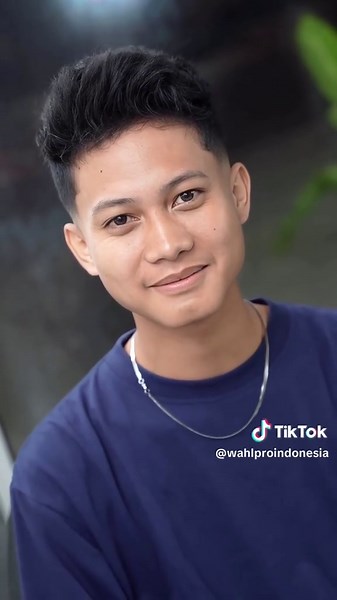 Selalu menggunakan clipper dari Wahl - tidak sabar menunggu rilisan terbaru! @wijaya.barbers