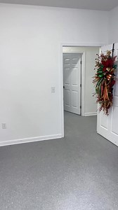 Got a little spooooooky lastnight for my step by step tutorial of this skeleton planter in the DecoExchange Creative Membership 🖤☠️ Learn how to create this and many other designs by clicking my link below in comments ⬇️⬇️ #wreathmaker #halloweendecor #Skeleton | Gal vs glue gun