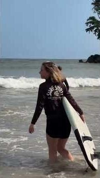 Highest recommendation 😍 This is how you learn to surf properly! 🏄🏼‍♀️🐬