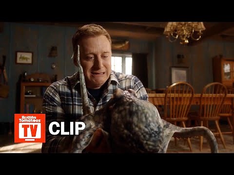 Resident Alien S02 E06 Clip | 'Harry Tries to Resuscitate Nath Fillon's Octopus, No. 42' | RTTV