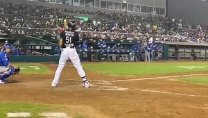 353K views · 5.6K reactions | Scooby Doo⚾ Henry Urrutia manda a descansar en paz a esa pelota para darle la vuelta al marcador y poner arriba a los Saraperos. @AcererosOficial 2 - 4 @OficialSarapero #51EMPRESÍ #Saraperos #LMB | Saraperos de Saltillo | Facebook