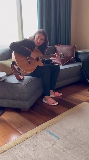 On the occasion of Smriti Mandhana's birthday, Jemimah Rodriguez shares a delightful video clip to celebrate the special day. 🎥: @jemimahrodrigues #cricket #cricketupdates #cricketnews #cricketreels #ViratKohli #SmritiMandhana #HappyBirthday #ODI #T20I #InstaReels #InstagramReels #CricketFans #CricTracker | CricTracker