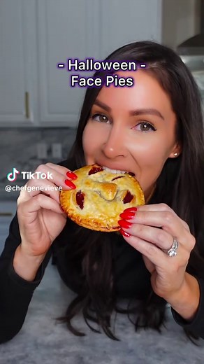 3-Ingredient Face Pies: Easy Halloween Dessert Recipe