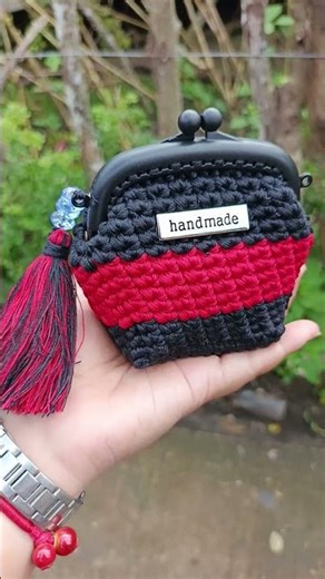 kiss clasp crochet wallet/coinpurse