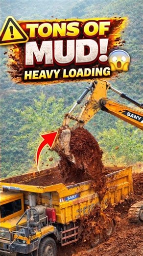 GIANT EXCAVATOR Loading Massive Dump Truck 😲 #shortvideo