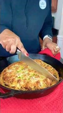 Cast Iron Pizza!🍕(QUICK & EASY)