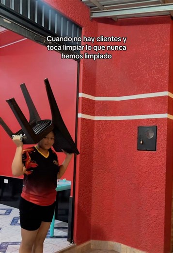 Cleaning When Customers are Absent: A Humorous Take