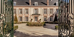 Inside Perrier-Jouët’s new experiential champagne bar
