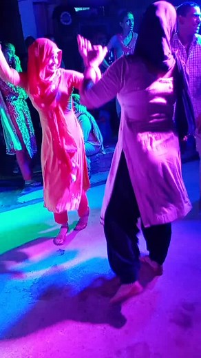 Roposo App (@geetajoongulia)’s videos with original sound - Roposo App