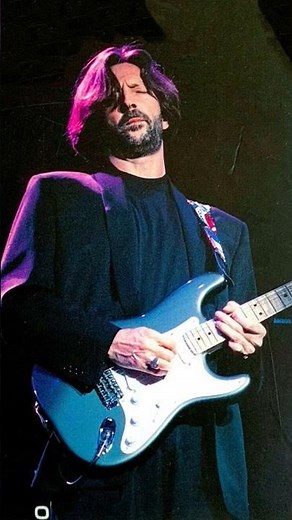 Eric Clapton performs “Crossroads”. #ericclapton #rockmusic #guitarist