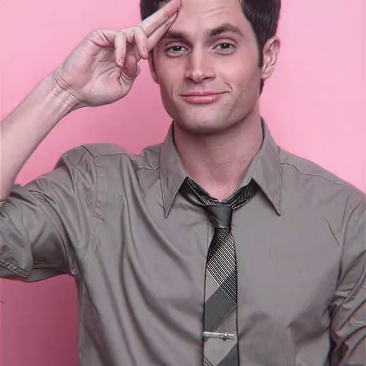 Me stalking A B C D E F G H I J K L M N O P Q R S T U V W X Y Z #joegoldberg #stalker #pennbadgley #younetflix #you