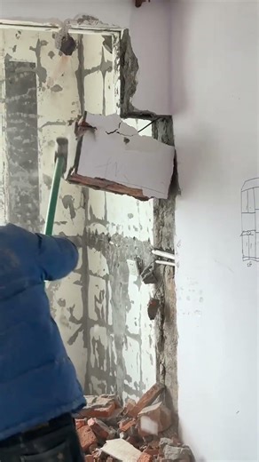 Remodelación de interiores: Demolición manual de muro de hormigón