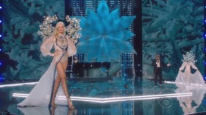 FALLEN ANGEL: Did you see it? It’s the fall seen around the world. A model took a spill on stage during the annual Victoria’s Secret fashion show. Read more: http://bit.ly/2BmcdX0 | KION News Channel 46