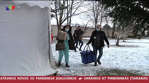 Vakar paskiepyta dalis didžiųjų ligoninių medikų. O šiandien vakcina pasklido po regionines ligonines, viena jų – Kretingos ligoninė. Daugiau naujienų - bit.ly/LNKltZinios | LNK Žinios