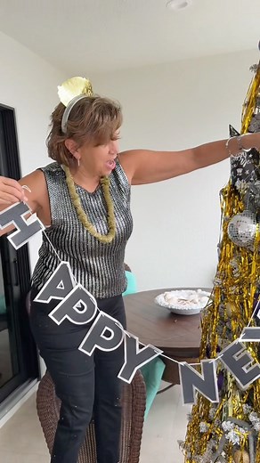 DON'T take down your tree! Make it NYE themed! A great way to transform your tree into the new year and enjoy it longer. | Janelle & Kate