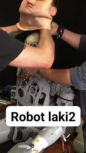 Robot laki2 | Andro Brow