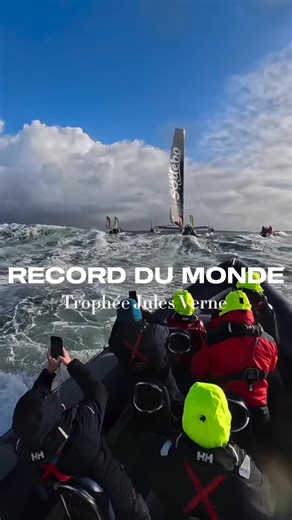 Bretagne | France | Crédit vidéo 🎥 @archipelexcursions 👍 Thomas Coville et son équipage ont battu le record du tour du monde à la voile en équipage et sans... | Instagram