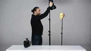 Our lighting expert David Bicho shares some of his best tips and tricks on how to light a face. Discover the new 'Fundamentals of Lighting' series by Profoto Academy and start learning today! | Profoto