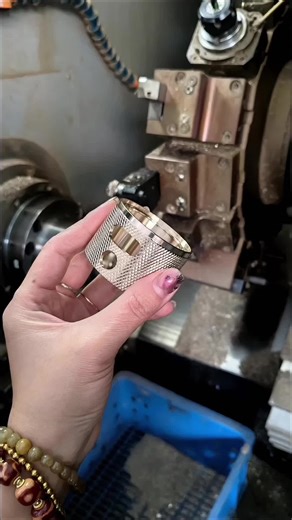 CNC turning and milling combination! #cncmachining #cnc #cncmilling #machining #manufacturing