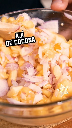 Así preparamos el inconfundible ají de cocona. 👨‍🍳😉 Ingredientes: 1 unidad de cocona 3 ajíes charapita ½ cebolla roja 1 limón Sal #amazonicas #streetfood #comida #comidacasera #recetascaseras #recetaperuana #receta #SaboresPeruanos #comidas #cocinaperuana #cocinaperuana🇵🇪 #cocinaperuanafusión | Buenazo