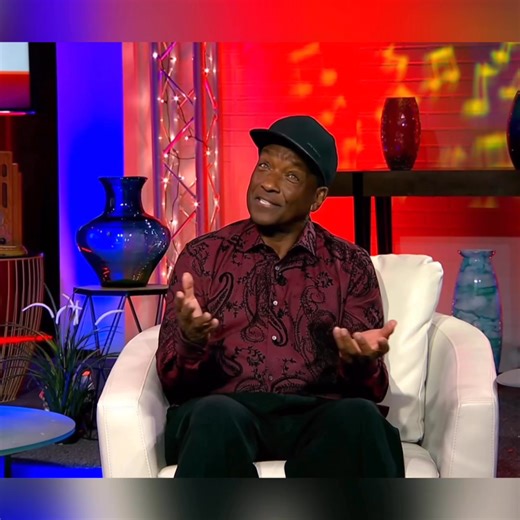 I’m thrilled to welcome Grammy-winning singer/songwriter October London to the couch! 🛋️ Don’t miss this episode, streaming now on all platforms. 🎶🔥 #OctoberLondon #TheDonnieSimpsonShow #Season2 #TheCouchIsBack | Donnie Simpson