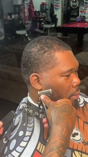 The Hood Doctor's Cleanest Surgery! 🏥 Messy to Taper ✂️🔥 #BarberShop #TaperFade #FreshCut #Grooming