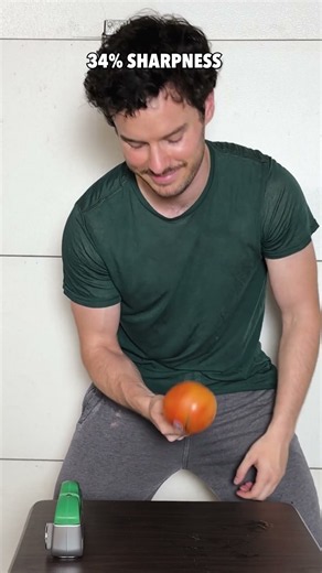Watch what happens when you try to slice a tomato with 0% sharpness?!