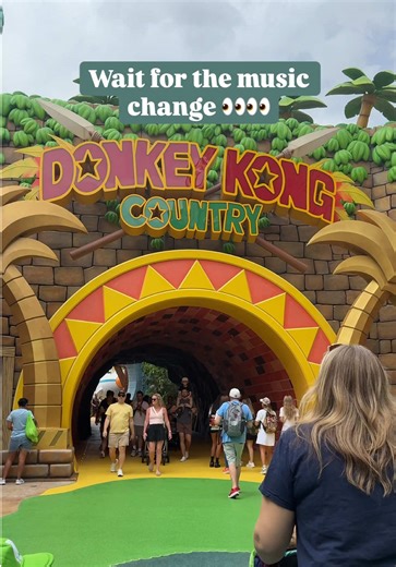 Exploring Music Transitions in Universal Studios Attractions